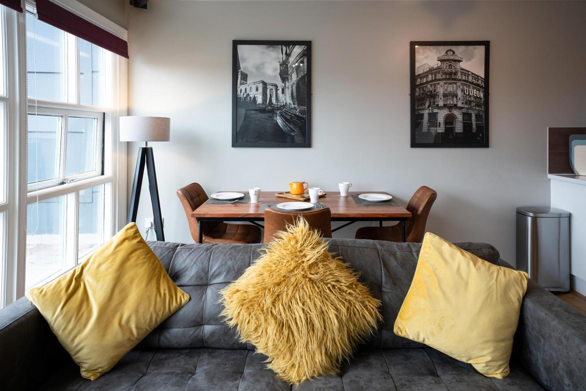 High Street Town House Aparthotel Manchester Exterior photo