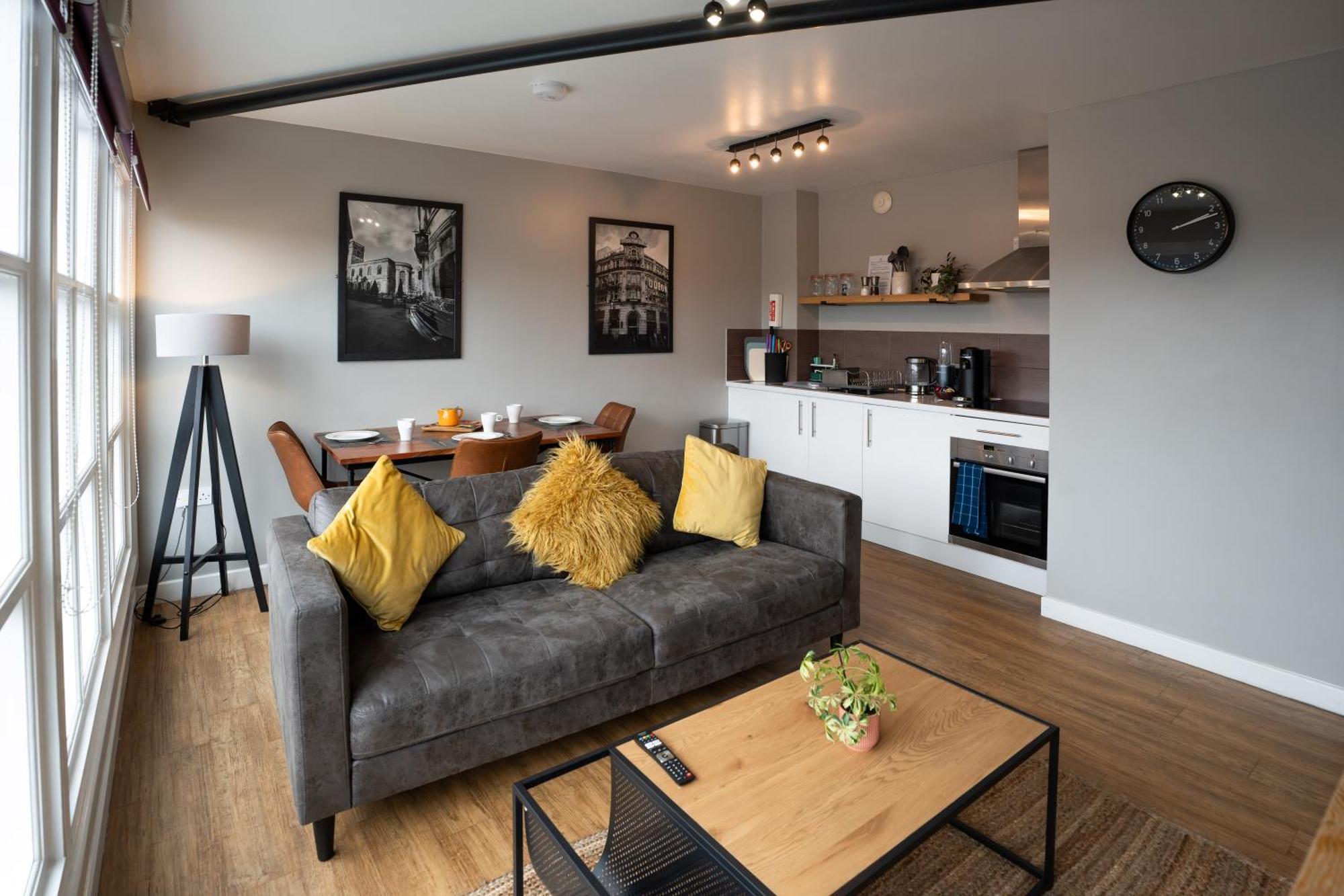 High Street Town House Aparthotel Manchester Exterior photo